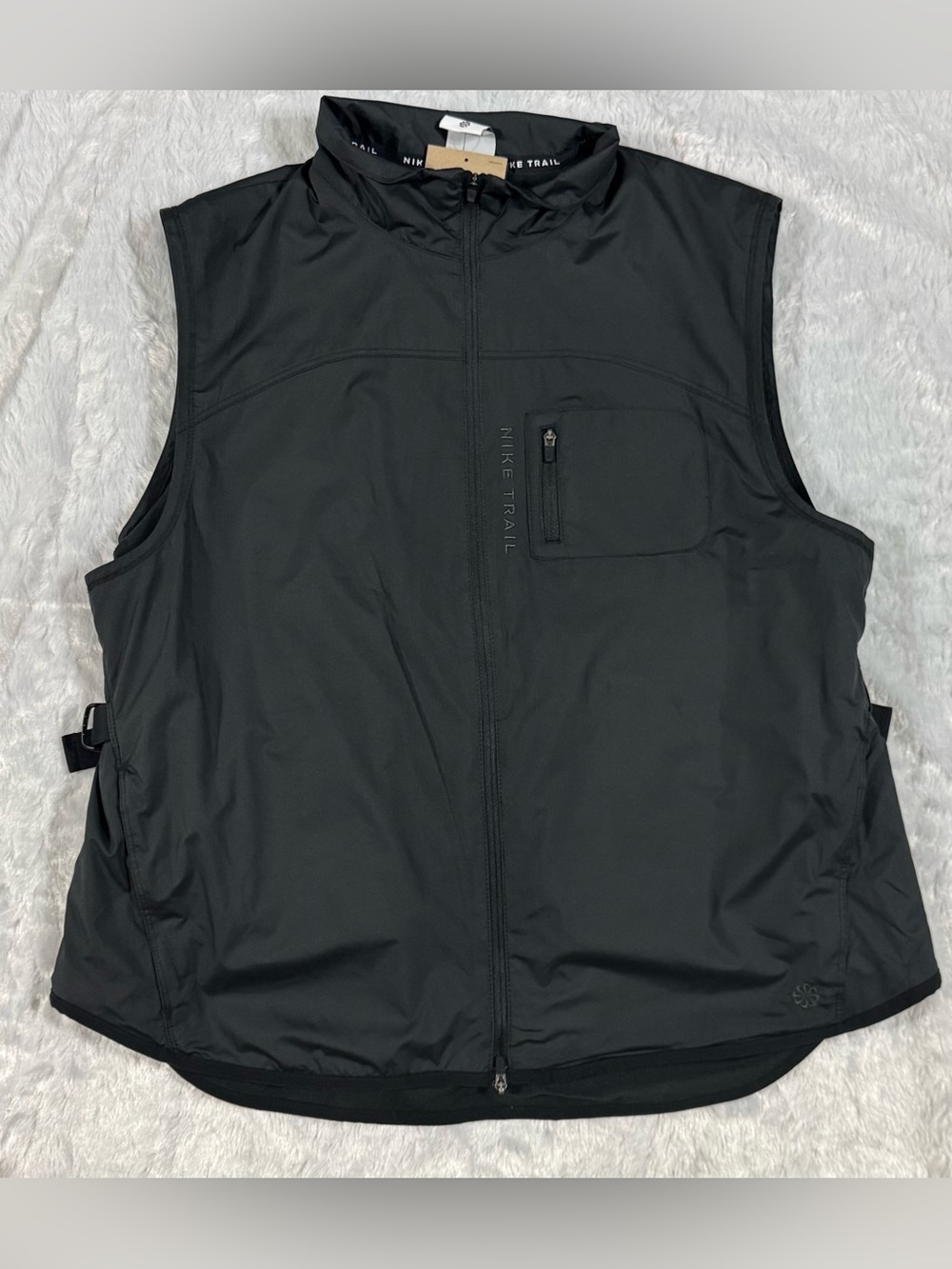Nike NWT Black Trail Running Vest with Zip Chest Pocket